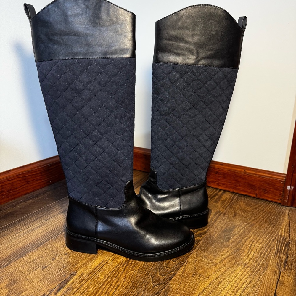 Chic Victoria Secret Black/Navy Quilted Boots (7.5)